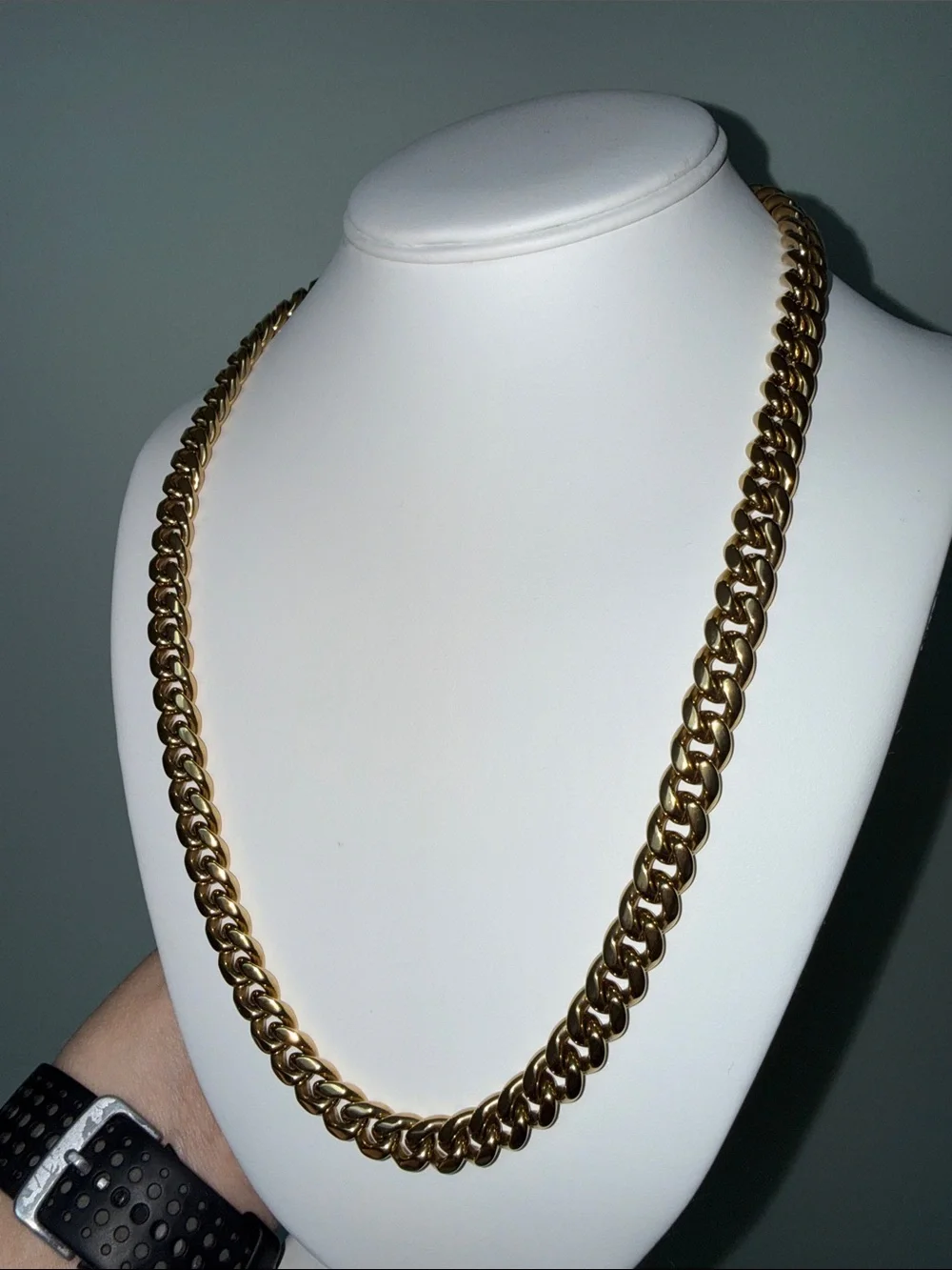 Chunky Gold Tone Cuban Curb Chain Necklace Rhinestone Box Clasp Statement